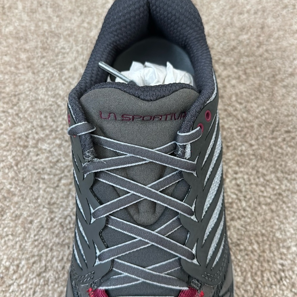 La Sportiva Akasha Trail Running Shoes, Women’s 9.5 - Picture 5 of 10